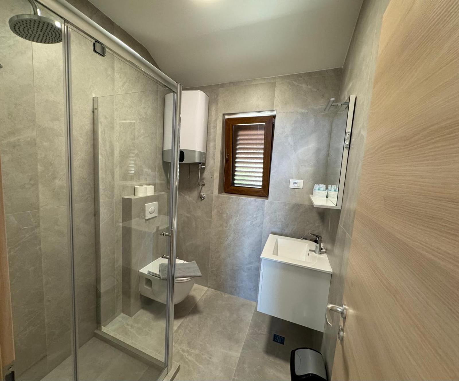 Apartment Divanovic With Sea View *
