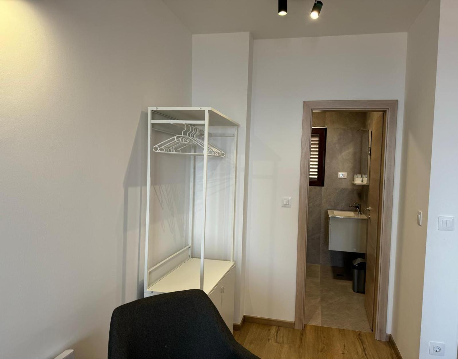Divanovic With Sea View Apartment *