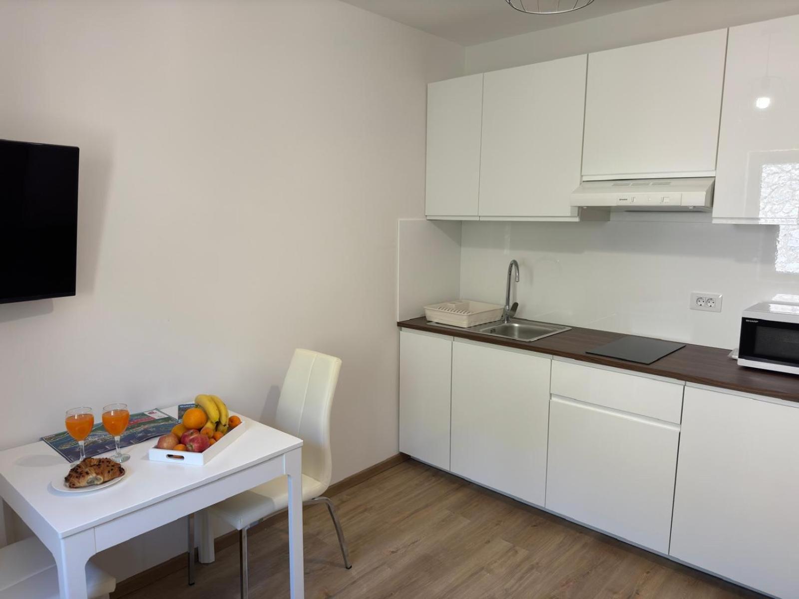 Apartment Divanovic With Sea View